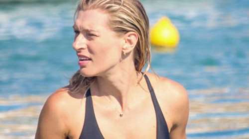 Η Ζέτα Δούκα με μπικίνι 5 μήνες μετά τη γέννα [Εικόνες]