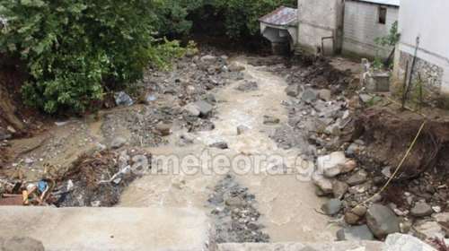 Μεγάλες καταστροφές στην Καλαμπάκα από τη νεροποντή