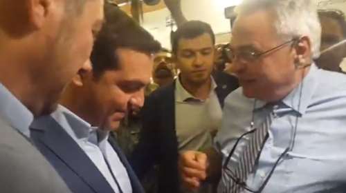 ΔΕΘ: Ζαχαροπλάστες από την Ξάνθη κέρασαν καριόκα τον Τσίπρα