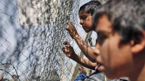 Ομολογία-σοκ βουλευτή: Ναι, έφερα προσφυγόπουλο μέσα σε βαλίτσα