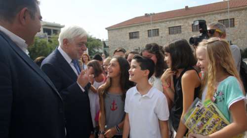 Παυλόπουλους σε μαθητές: Να επιδιώκετε την αριστεία