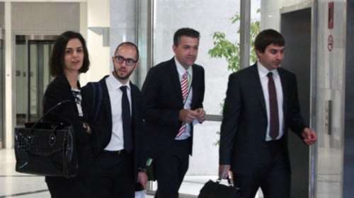 Ραντεβού στο Χίλτον για τα 13 &quot;ορφανά&quot; προαπαιτούμενα