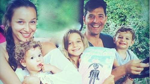 Ο Σάκης πήγε τα παιδιά του στο σχολείο και ανέβασε ένα όμορφο βίντεο