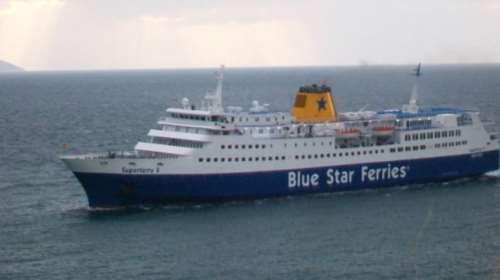 Στο λιμάνι της Άνδρου προσέκρουσε το «Super Ferry ΙΙ»