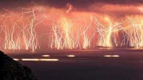 Το σπάνιο φυσικό φαινόμενο που έκαψε τη Θάσο