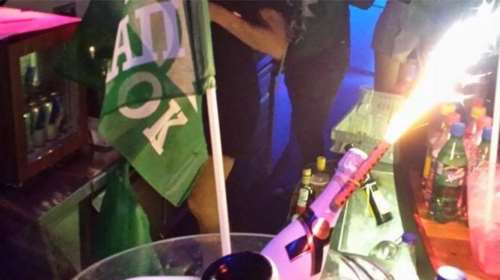 &quot;Βραδιά ΠΑΣΟΚ&quot; σε νυχτερινό κέντρο των νοτίων προαστίων