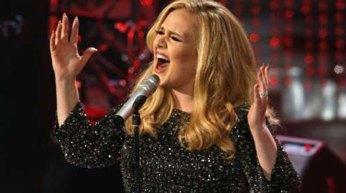 Adele: Γιατί το μουσικό φαινόμενο σταματά τις περιοδείες;
