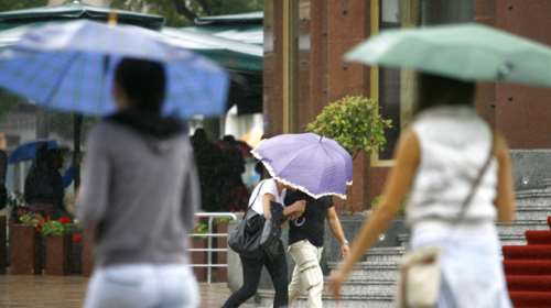 Ερχεται κακοκαιρία με καταιγίδες και χαλάζι