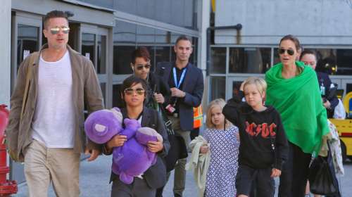 Η Τζολί ζήτησε να πάρει και την επιμέλεια των παιδιών από τον Πιτ