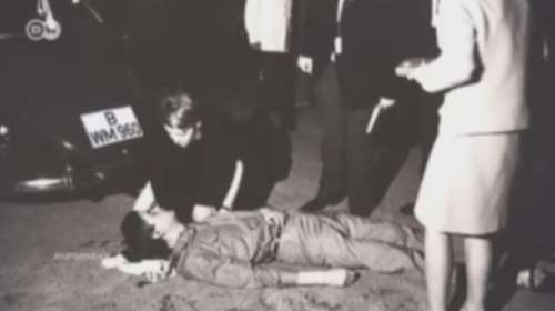 Εγινε διάσημος από  δολοφονία σε Βερολίνο.Εκθέτει τις φωτογραφίες ΒΙΝΤΕΟ