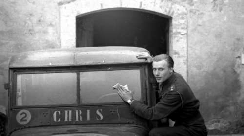 Το αληθινό πρόσωπο και η ιστορία του Τζέημς Μπόντ!