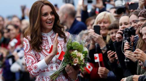 Η Κέιτ ντύθηκε «καναδική σημαία» και πάλι ήταν κούκλα [Εικόνες]