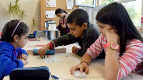 Ακόμη δύο Δημοτικά κλείνουν την πόρτα στα προσφυγόπουλα