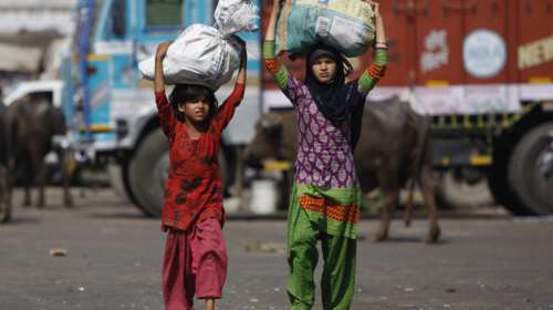 Ινδία: Πούλησαν την 11χρονη κόρη τους ως σκλάβα για 15 δολάρα