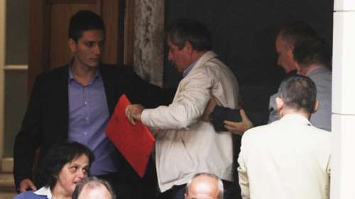 Απίστευτο επεισόδιο στη Βουλή από πρώην βουλευτές του ΣΥΡΙΖΑ