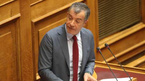 Θεοδωράκης: Υποκριτές οι ΣΥΡΙΖΑΝΕΛ με τα παιδιά τους σε ιδιωτικά σχολεία