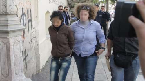 Μείωσαν την ποινή στη μητέρα που «έκαψε» το παιδί της