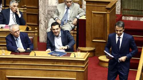 Σκληρή σύγκρουση για τη διαπλοκή στη σκιά της Παιδείας