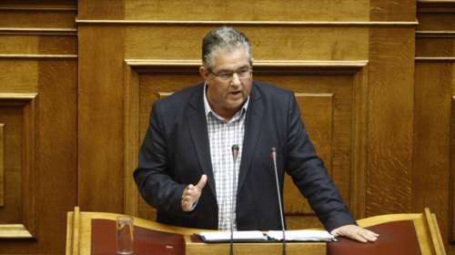 Κουτσούμπας σε Φίλη: Ο παππούς μου ήταν ιερέας ΕΑΜίτης