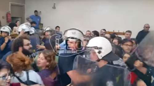 Ξύλο σε πλειστηριασμό κατοικίας στη Θεσσαλονίκη