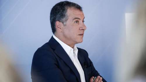 Θεοδωράκης τρολάρει Κατρούγκαλο για τα χημικά στους συνταξιούχους