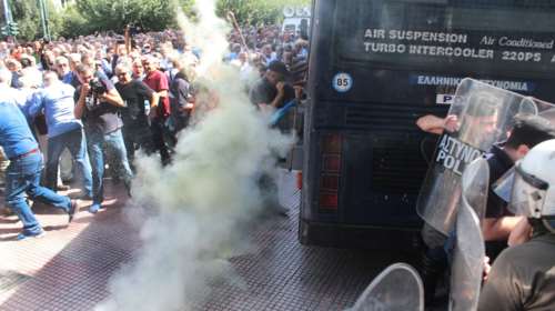 Βρέθηκε ο αστυνομικός που «ψέκασε» τους συνταξιούχους