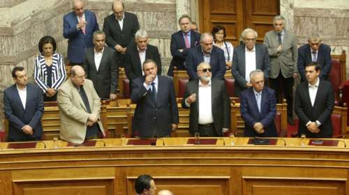 Υπουργικά «φάλτσα» στη σκιά συνεδρίου &amp; ανασχηματισμού