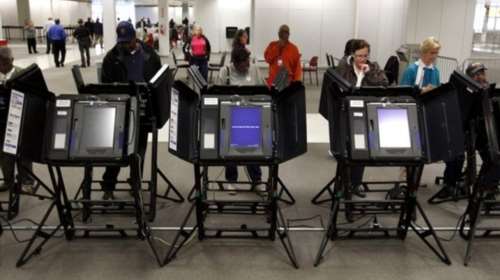 Περίπου 130.000 αμερικανοί έχουν ήδη ψηφίσει για τις εκλογές του Νοεμβρίου