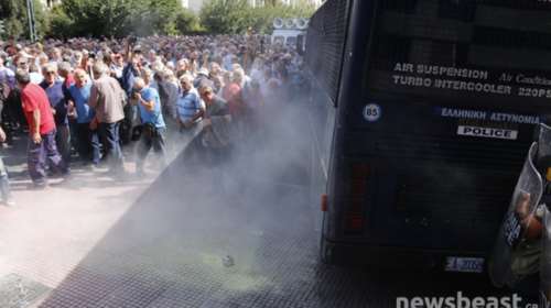 Τους αφήνουν τις ασπίδες... τους απαγορεύουν τα γκλοπ