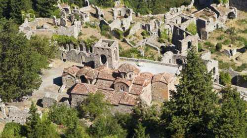 Δείτε τον μαγευτικό Μυστρά από ψηλά με drone