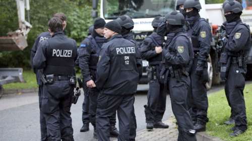 Νέες έφοδοι της αστυνομίας για τον 22χρονο Σύρο ύποπτο