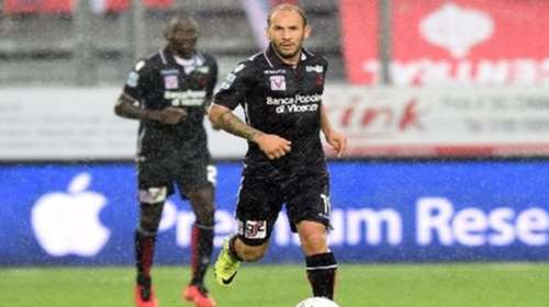 Διαιτητής έδειξε την πρώτη πράσινη κάρτα σε γήπεδο