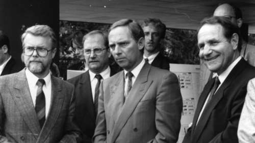 12 Oκτωβρίου 1990: Η μέρα που μια σφαίρα άλλαξε τη ζωή του Σόιμπλε