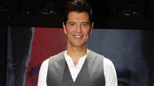 Σάκης Ρουβάς προς επικριτές: Δεν φοβάμαι να γελοιοποιηθώ, θα κάνω ότι θέλω