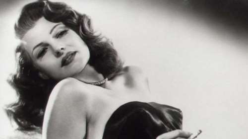 Γεννιέται το 1918 η Ρίτα Χέιγουορθ, ένα αξεπέραστο σύμβολο ομορφιάς