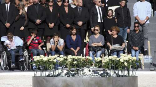 Η Γαλλία ξαναθρηνεί τα θύματα του τρομοκρατικού μακελειού στη Νίκαια φωτο