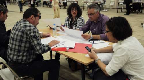 Κυρίαρχος ο Τσίπρας, εκπλήξεις στην ψηφοφορία για την ΚΕ