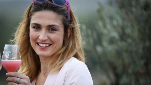 Ζιλί Γκαγιέ: Η επανεμφάνιση της 44χρονης αγαπημένης του προέδρου Ολάντ