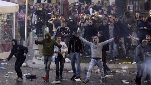 Νέο επεισόδιο στον πόλεμο των χούλιγκαν με τρεις μαχαιριές