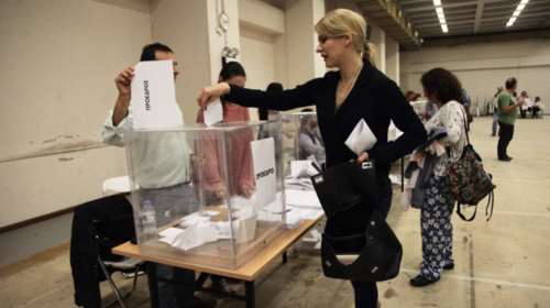 Η Prada της Θεοδώρας Τζάκρη που παίρνει ακόμη και στην εκκλησία