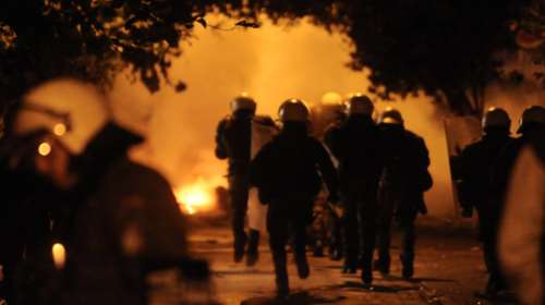 Επεισόδια στο Πολυτεχνείο από κουκουλοφόρους