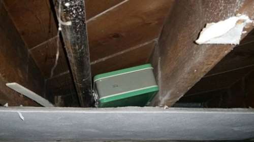 Ανακαίνιζαν το σπίτι τους και ανακάλυψαν μια μικρή περιουσία στο υπόγειο