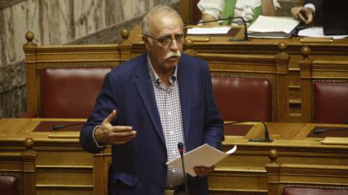 Αποστάσεις Βίτσα από τις δηλώσεις Παππά για το ΣτΕ και τις άδειες