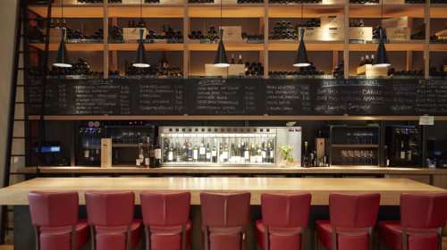 By The Glass, ένα wine bar να το πιεις στο ποτήρι!