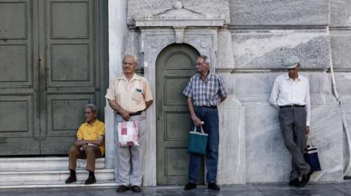 «Τσεκούρι» στις επικουρικές συντάξεις από 2% έως 30%