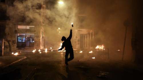 Τι έκρυβε η αποθήκη-γιάφκα των κουκουλοφόρων στα Εξάρχεια