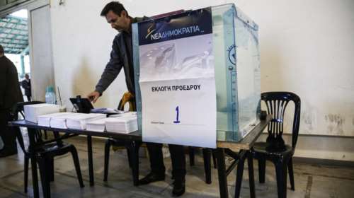 Η ΝΔ υπέγραψε τη σύμβαση με Vodafone για τις εκλογές, συνεδριάζει η ΚΕΦΕ