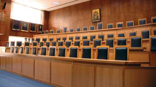 Πυρά δικαστών κατά της κυβέρνησης για τις προαγωγές στα ανώτατα δικαστήρια