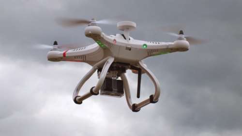 Σήκωσε drone πάνω από τη Βουλή και τον συνέλαβαν