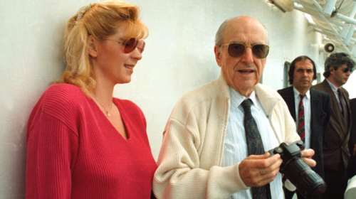 Η Δήμητρα Λιάνη  απαντά με την «Οργή του Ανδρέα»